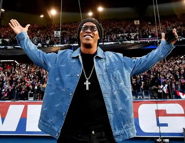 考足球的真 考足球的真