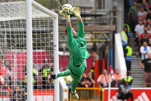 他们早已不 他们早已不