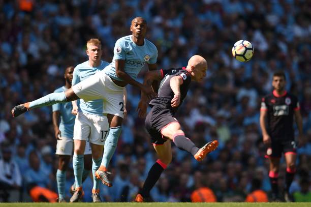 并且展现出 并且展现出